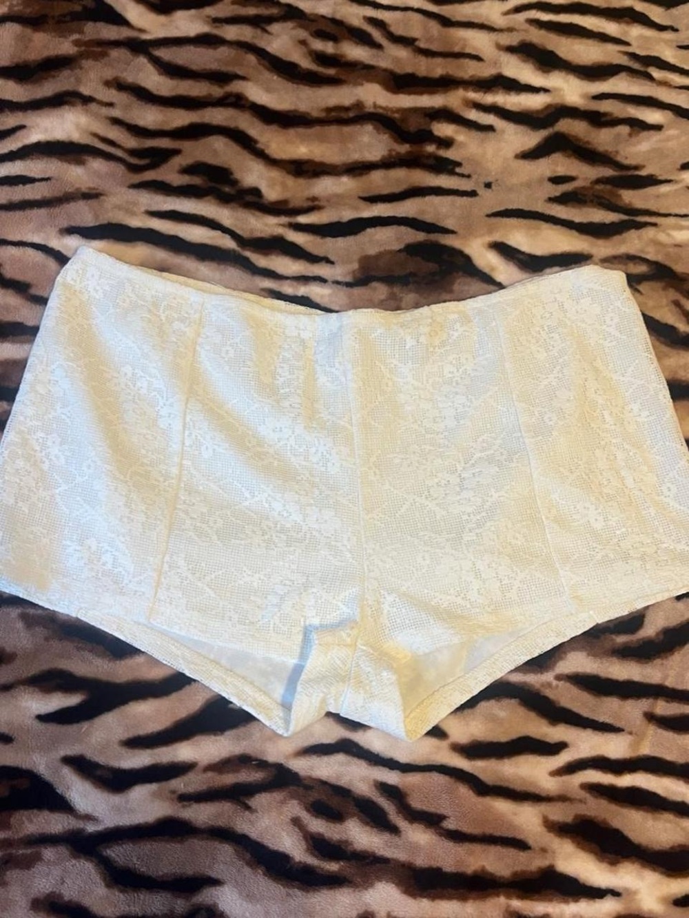 PacSun White Lace Women’s Shorts